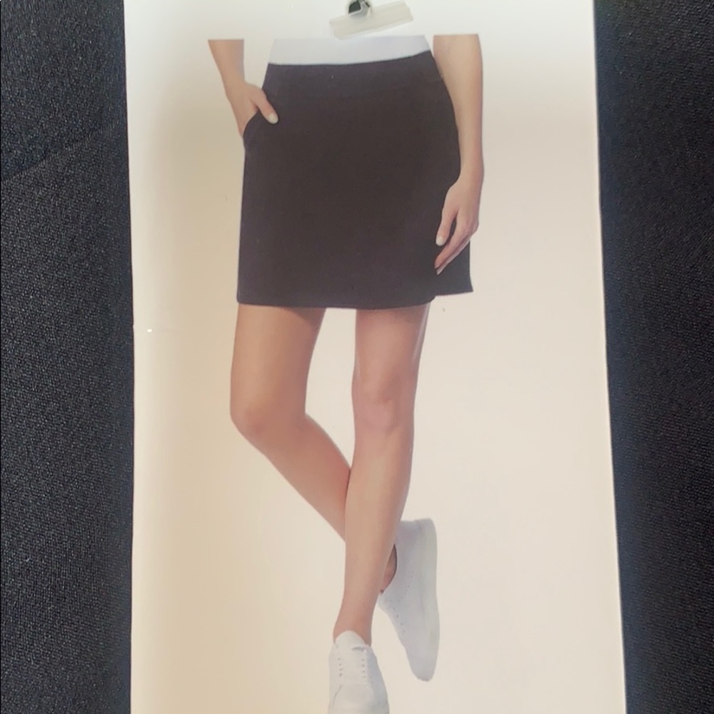 New! 32 degrees Black Skort 2 pockets